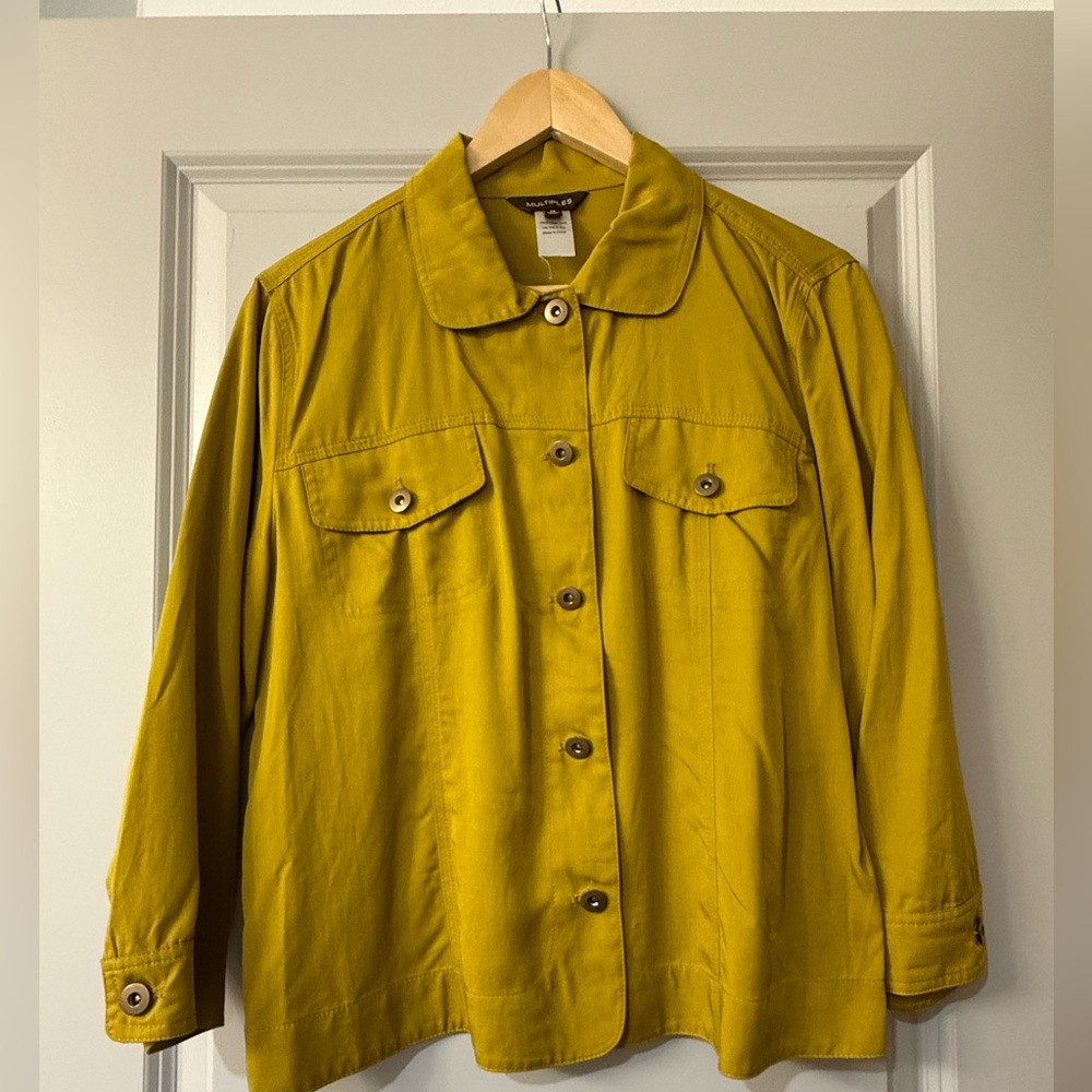 Multiples Women's Blouse Medium Mustard Color 2 Pockets 5 Button Down